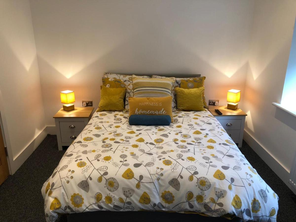 Marine Villa Hotel & Suites - Close To Beach, Train Station & Southend Airport Exteriér fotografie